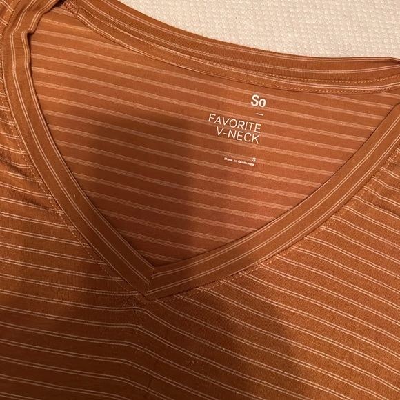 Favorite V-Neck Tee Long Sleeve Size Small - Picture 2 of 3